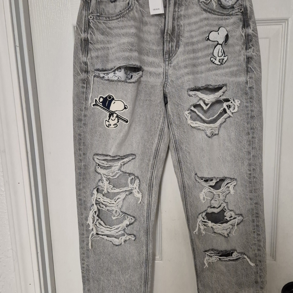 NWT 2 Long American Eagle Outfitters Gray Jeans Snoopy Peanuts Mom Jeans Style